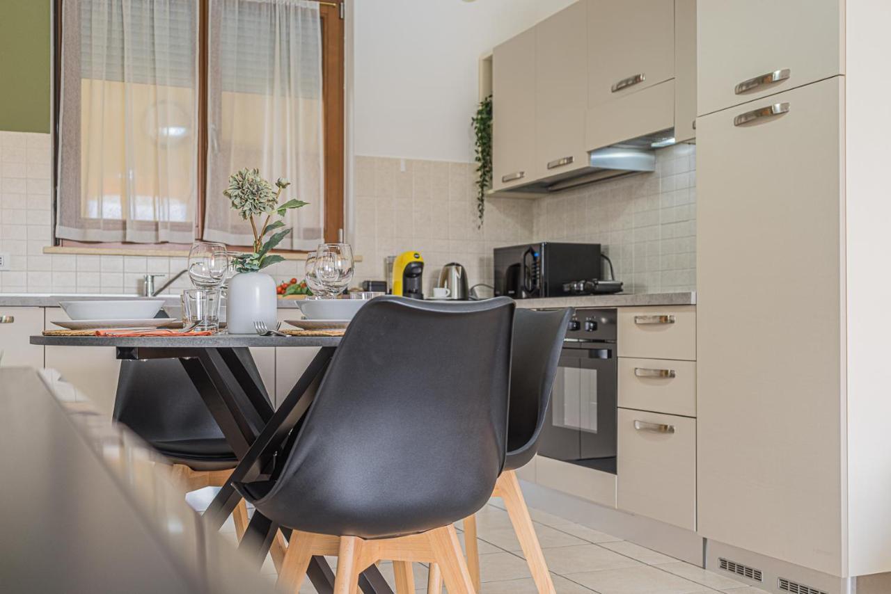 Hygge Family Apartment - One Step Away From The Lake!!! Sirmione Exterior photo