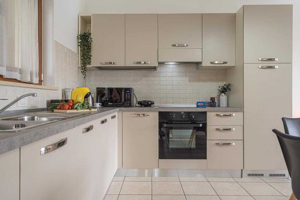 Hygge Family Apartment - One Step Away From The Lake!!! Sirmione Exterior photo