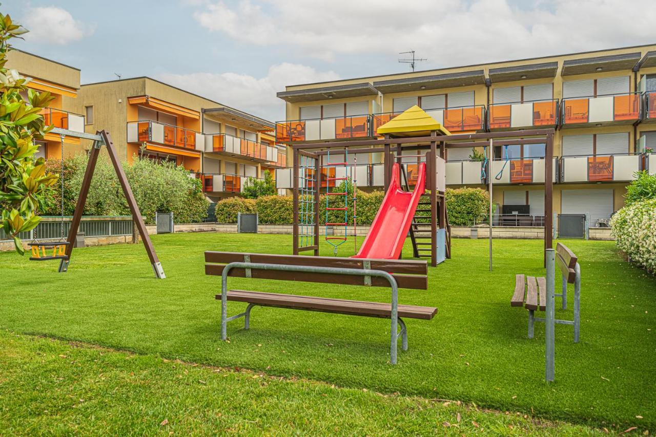 Hygge Family Apartment - One Step Away From The Lake!!! Sirmione Exterior photo